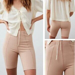 NWT WILFRED Aritzia Garlen Biker Short Size XS Roebuck